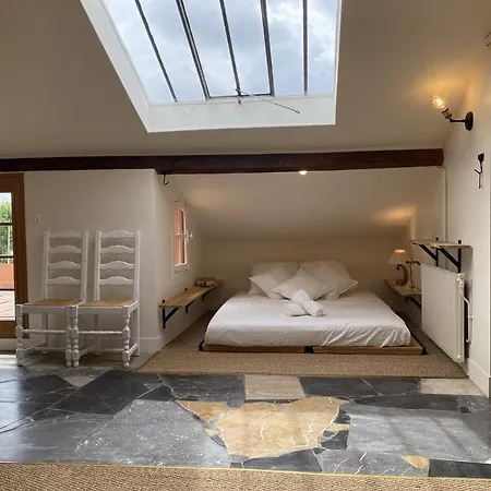 Large Bohemian Loft With Rooftop In Pere Lachaise Paris